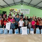 Semig entrega 6 toneladas de calcário em Rio Preto da Eva e beneficia 150 agricultores