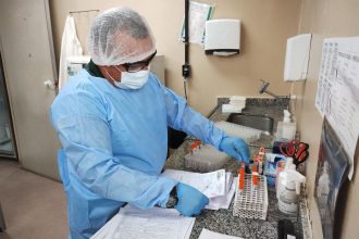 Balanço 2025: Lacen-AM e Lafron efetuam 289.821 mil processos laboratoriais e ampliam a Vigilância em Saúde no Amazonas