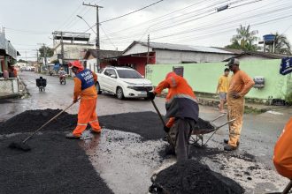 Prefeitura de Manaus realiza ação intensiva de recuperação asfáltica no bairro Tancredo Neves