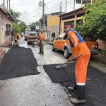 Obra de recuperação asfáltica da Prefeitura de Manaus contempla moradores do bairro Coroado