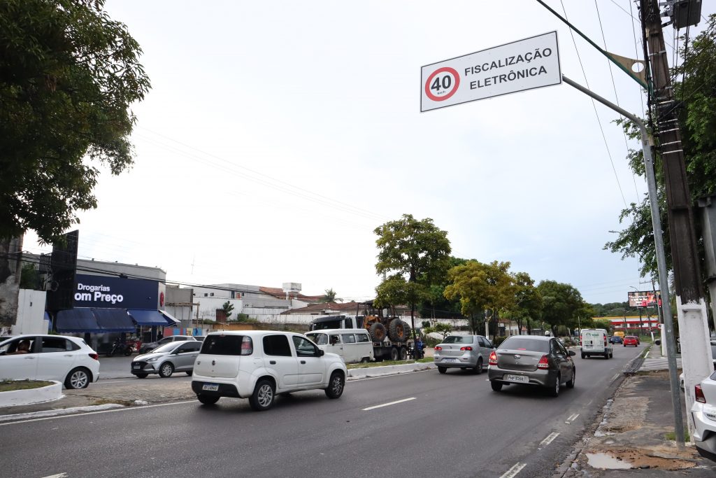 Prefeitura de Manaus reforça orientação aos motoristas sobre novos radares que entram em operação no domingo