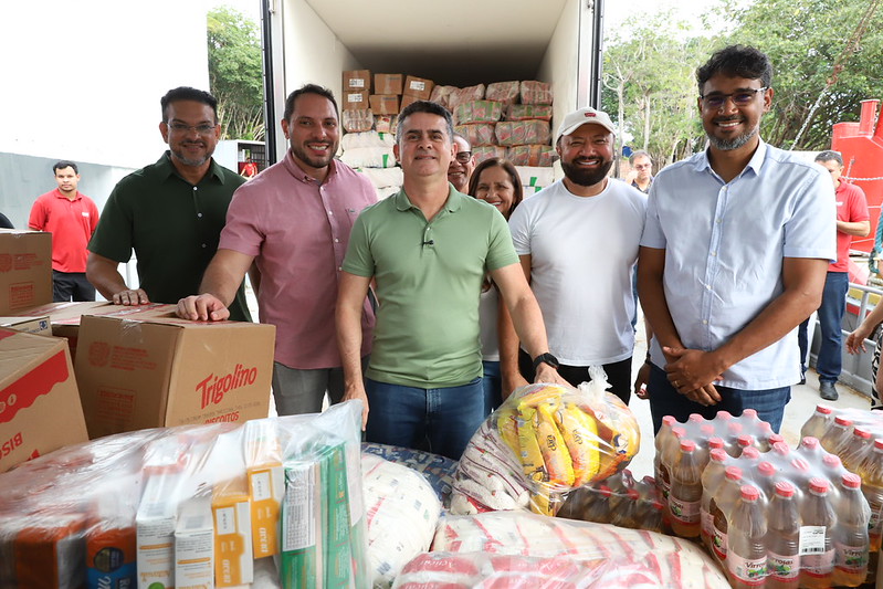 Prefeito David Almeida coordena megaoperação logística na Amazônia para garantir merenda escolar a 48 escolas ribeirinhas
