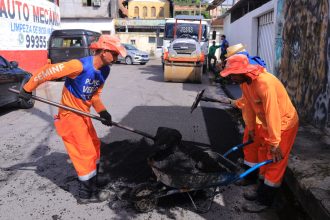 Prefeitura de Manaus leva obras de recuperação asfáltica ao bairro Coroado 