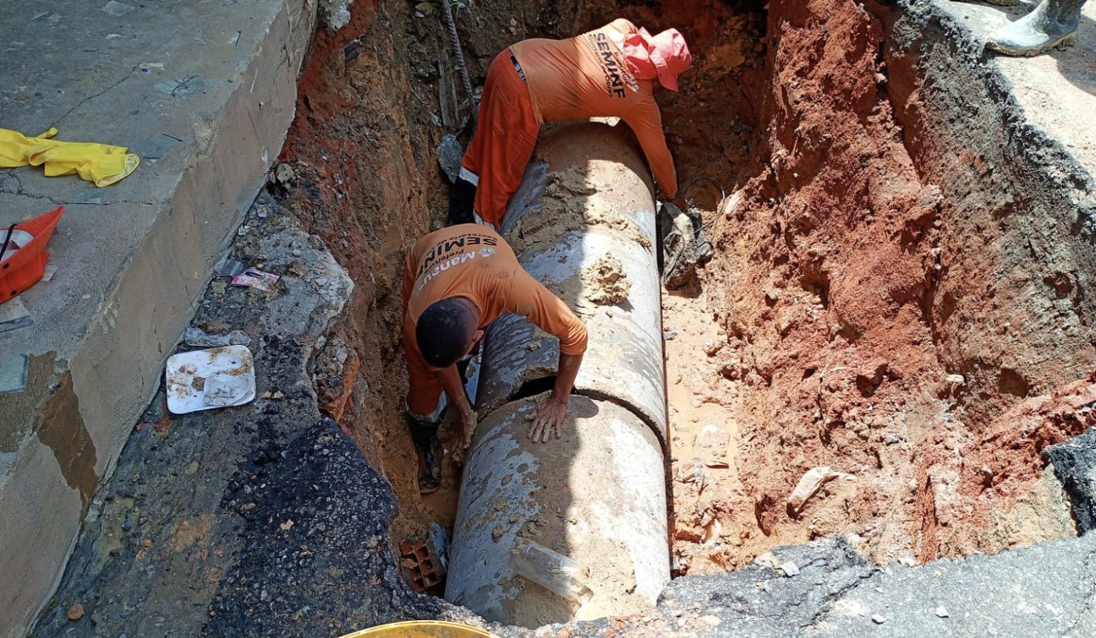 Prefeitura de Manaus atua de forma emergencial na recuperação de drenagem profunda no bairro Cachoeirinha 