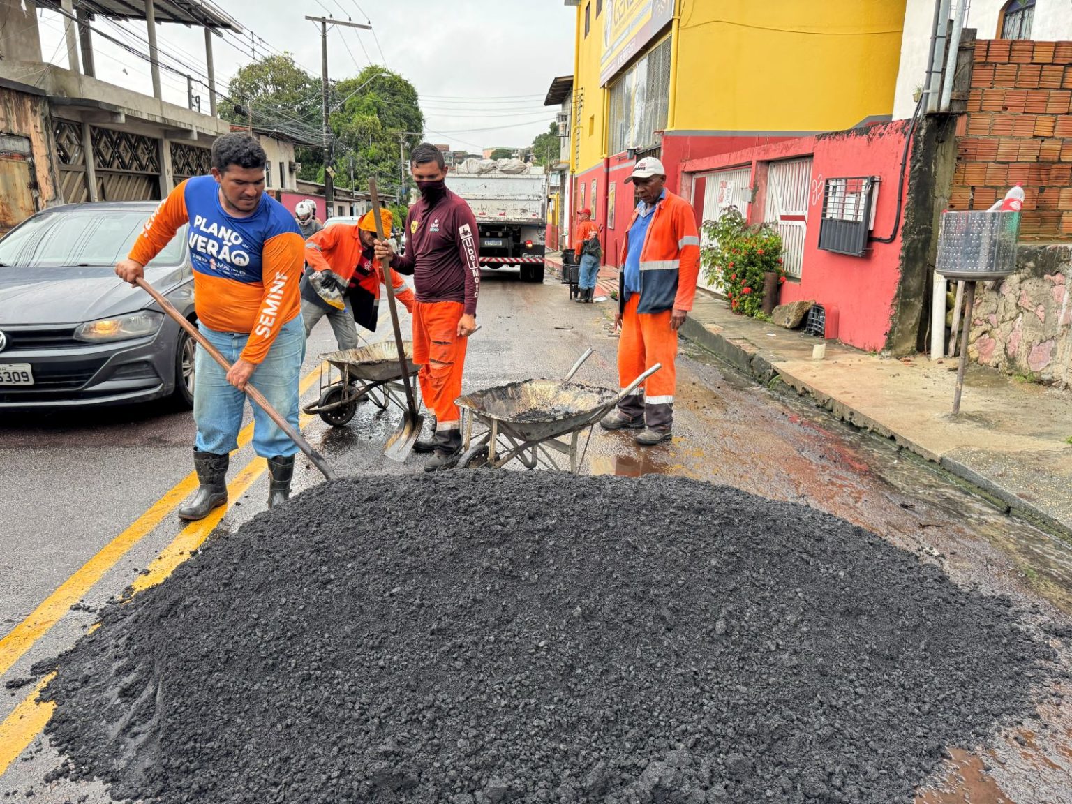 Prefeitura de Manaus avança em obras de recuperação asfáltica na zona Leste da cidade