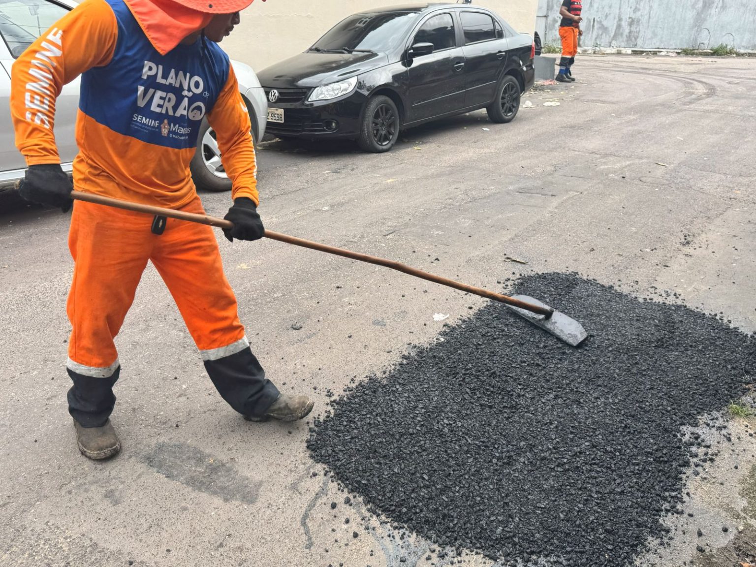Prefeitura de Manaus intensifica manutenção asfáltica em vias do bairro São Francisco e amplia melhorias na zona Sul