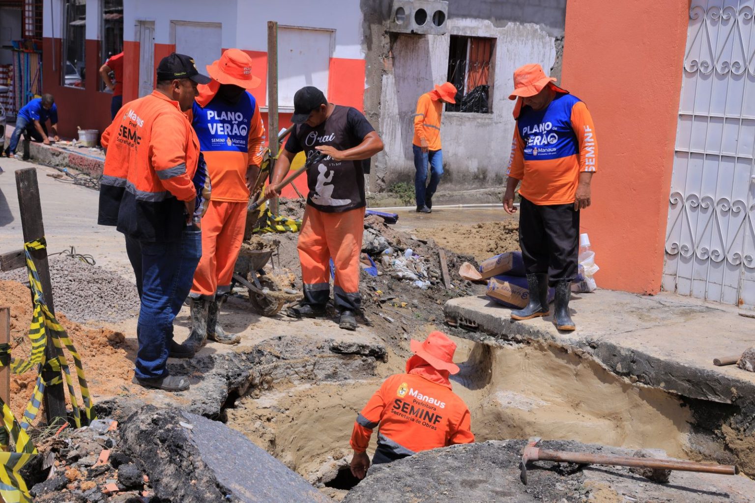 Prefeitura de Manaus reforça combate a alagamentos com recuperação de drenagem profunda na zona Leste