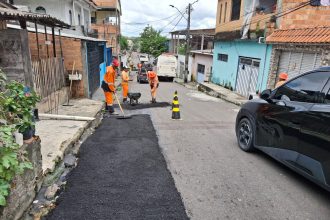 Prefeitura de Manaus atua simultaneamente em vias do bairro Coroado com revitalização na infraestrutura
