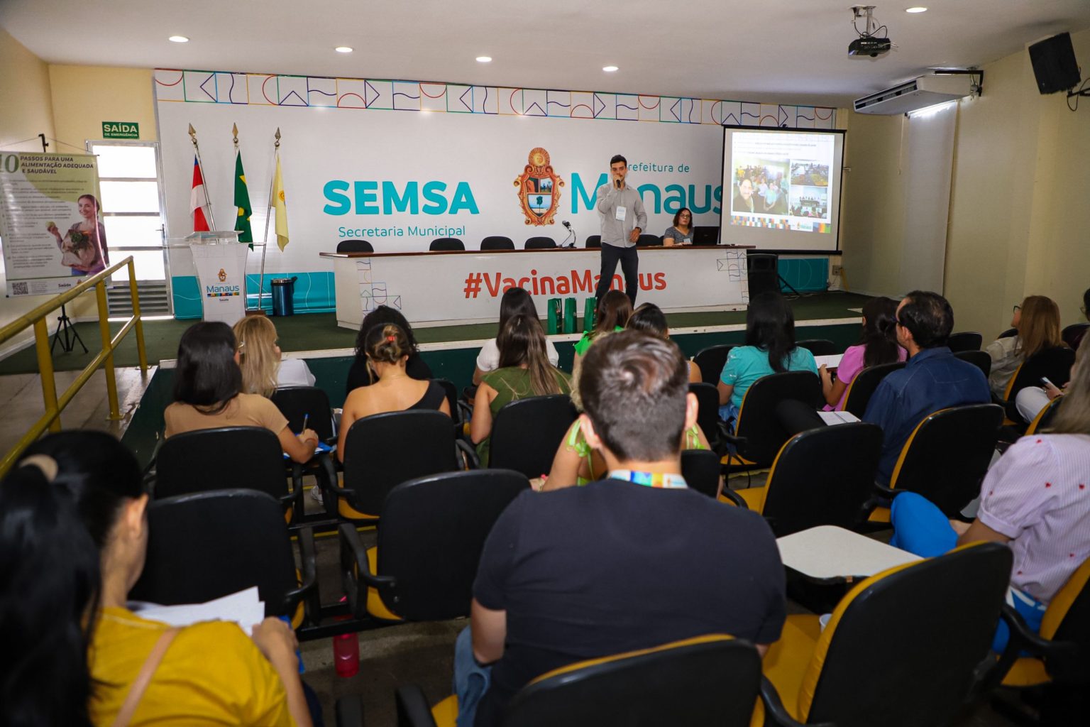 Médicos da prefeitura participam de capacitação para qualificar acesso de usuários à Atenção Especializada