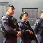 CIF: Bares no Parque 10 são autuados por venda de bebidas alcoólicas para menores