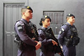 CIF: Bares no Parque 10 são autuados por venda de bebidas alcoólicas para menores