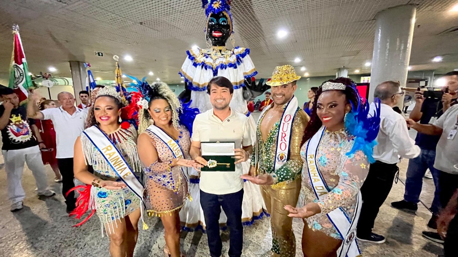 Carnaval 2026 é oficialmente aberto em Manaus com a tradicional chegada da Kamélia