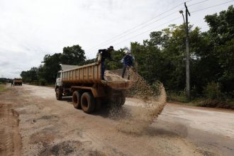 “É uma alegria ver a evolução da obra”, diz morador da Estrada do Membeca, em Caapiranga