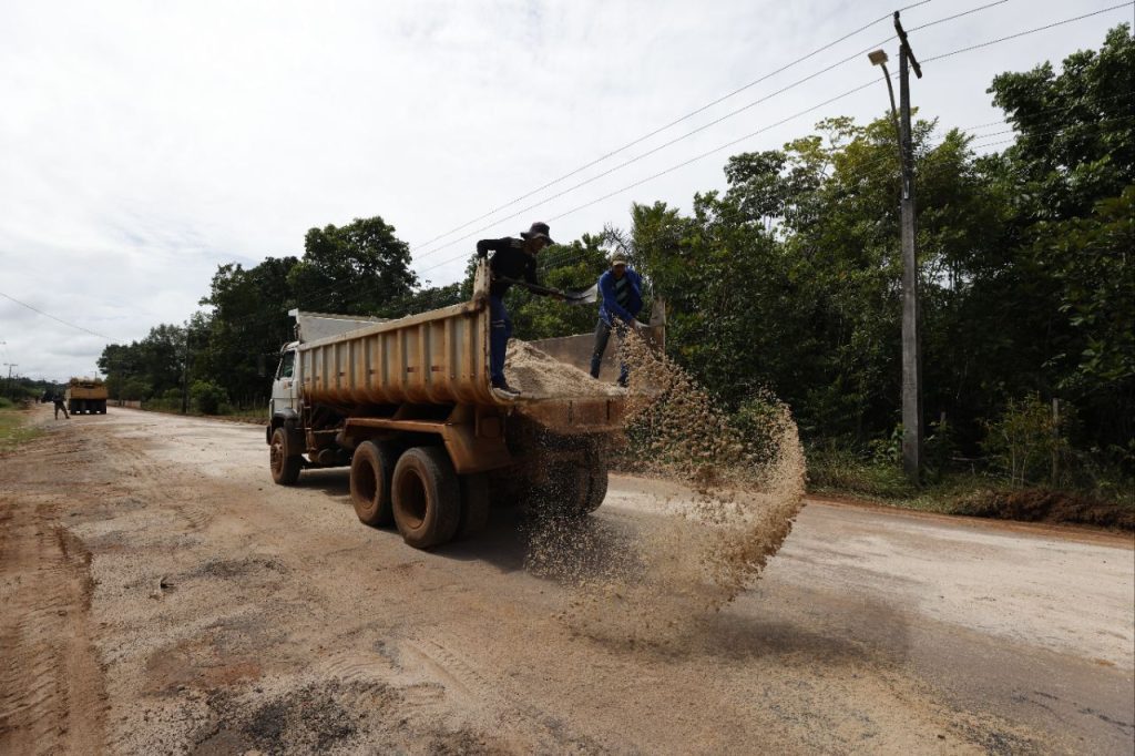 “É uma alegria ver a evolução da obra”, diz morador da Estrada do Membeca, em Caapiranga