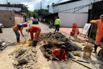 Prefeitura de Manaus executa obra emergencial e recupera rede de drenagem em via estratégica da zona Centro-Oeste