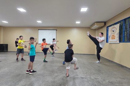 Prefeitura de Manaus oferece oficina de Kung Fu e Yoga Kids na programação da colônia de férias ‘No Quintal do Parque’