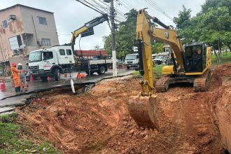 Prefeitura de Manaus recupera rede de drenagem na avenida Brasil