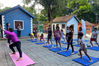 Atividade de ‘Pilates Kids’ é aprovada pelas crianças em colônia de férias da Prefeitura de Manaus