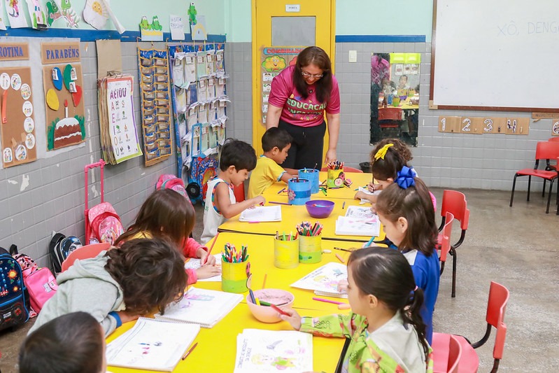 Prefeitura de Manaus amplia vagas em creches, reconhece demanda histórica e mantém expansão contínua da educação infantil em Manaus