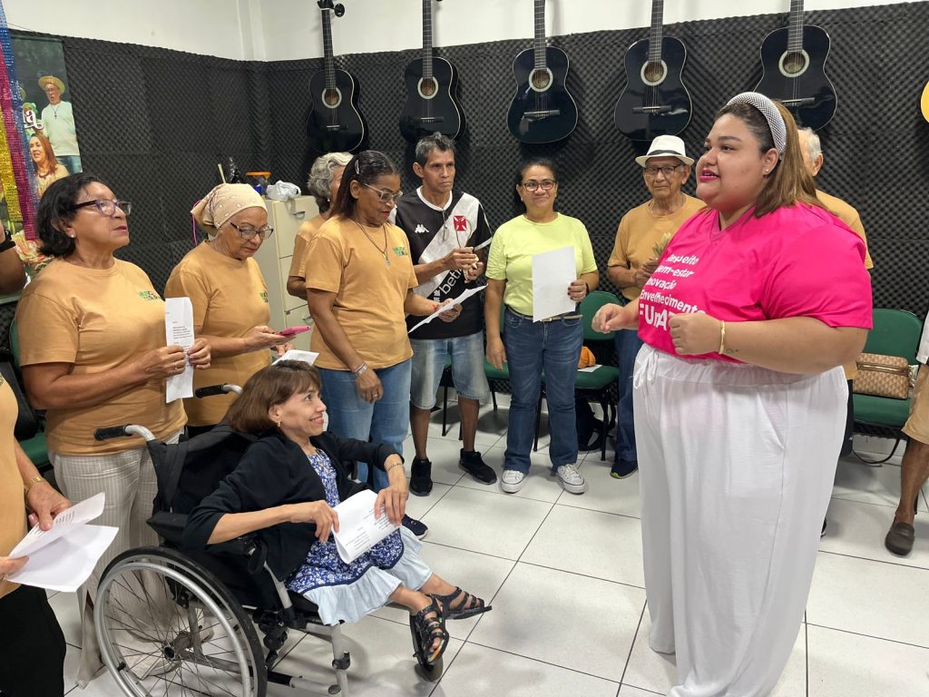 Em clima de Carnaval, alunos da FUnATI gravam marchinha autoral