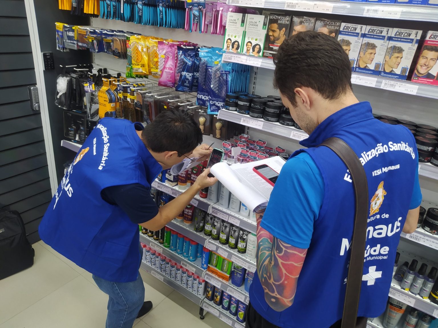 Visa Manaus realiza nova ação ‘Cabelo Seguro’ para fiscalizar comércio de pomadas modeladoras