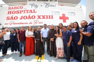 Governador Wilson Lima dá início às atividades do Barco Hospital São João XXIII em 2026 e destaca mais de 200 mil atendimentos realizados