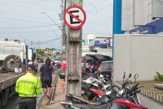Fiscalização da Prefeitura de Manaus remove motocicletas estacionadas irregularmente na zona Centro-Sul