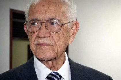 Ponte sobre o Rio São Francisco passa a se chamar Hélio Nogueira Lopes