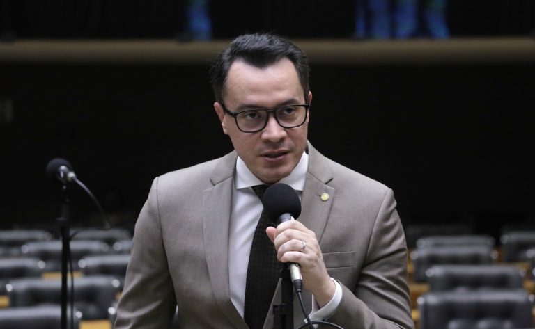 Comissão aprova projeto que obriga órgãos públicos a garantir acessibilidade