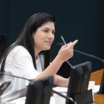 Comissão aprova projeto que amplia rede de apoio para grávidas e mães que estudam