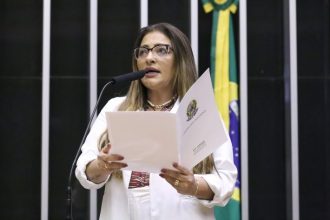 Comissão aprova projeto que dá mais prazo para gestante tirar carteira de motorista