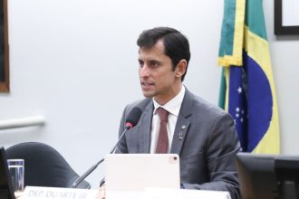 Comissão aprova jornada diferenciada para cuidador de pessoa com deficiência