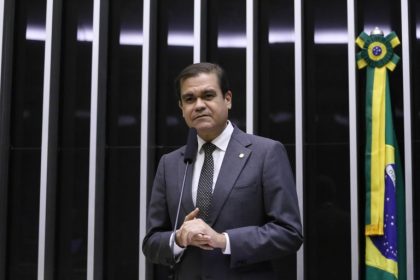 Comissão aprova prazo máximo de dez dias antes da viagem para agência de turismo emitir bilhete aéreo