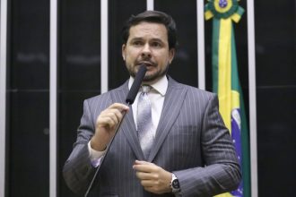 Comissão aprova isenção de contribuição previdenciária para faculdades com bolsas pelo Prouni