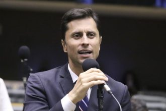 Comissão aprova exigência de avaliação odontológica precoce para autistas não verbais