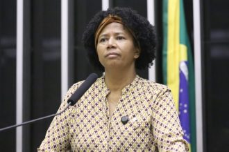 Comissão aprova direito a tratamento de câncer no estado onde mora o paciente