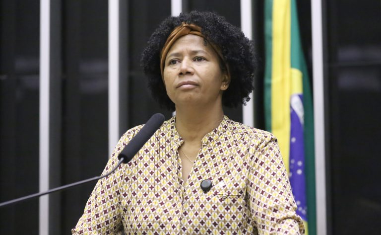 Comissão aprova direito a tratamento de câncer no estado onde mora o paciente