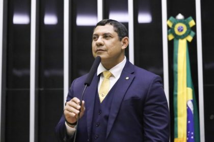 Comissão aprova proposta que triplica pena de crimes com arma de fogo roubada de agente de segurança