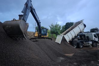 Prefeitura de Manaus reforça estoque da Seminf para dar continuidade às obras de infraestrutura