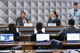 Cadastro no seguro para pescadores recebe críticas de deputados