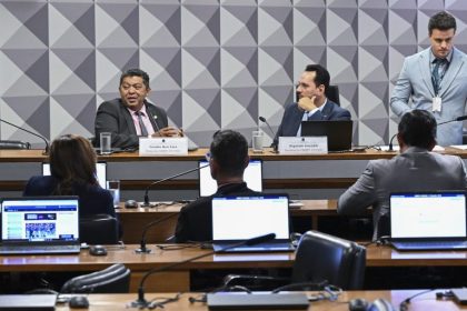 Cadastro no seguro para pescadores recebe críticas de deputados