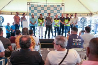 Prefeito David Almeida amplia frota de ônibus e anuncia redução do vale-transporte a partir de março