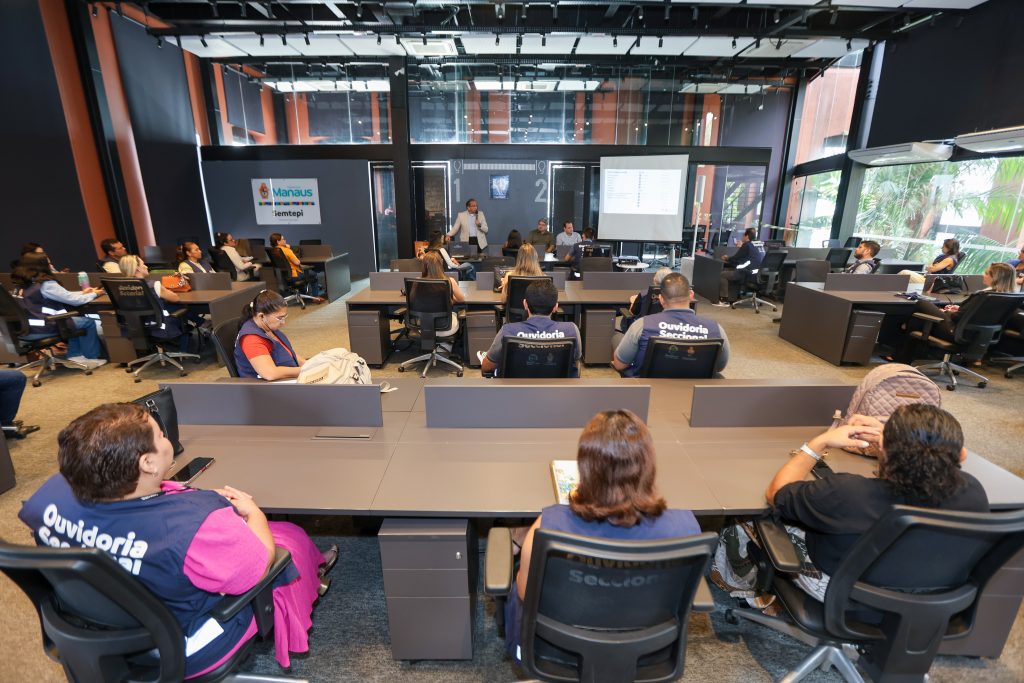 Prefeitura de Manaus realiza treinamento para uso da plataforma ‘Fala.BR’ e fortalece ações de atendimento das ouvidorias municipais