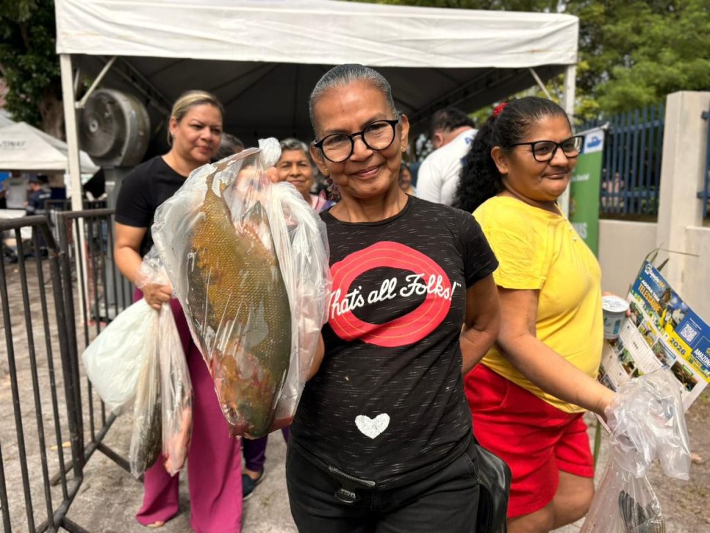 Governo Presente: ADS doa seis toneladas de peixe e fortalece a agricultura familiar com Feira, no Japiim