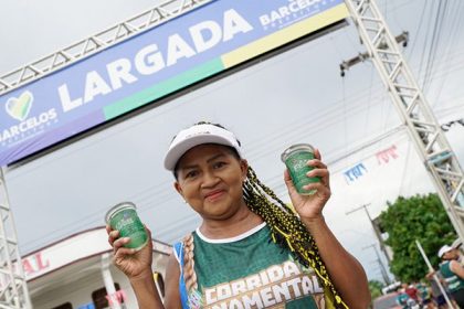 Governo do Amazonas e Cosama entregam 50 mil copos de água para o 30º Festival do Peixe Ornamental de Barcelos