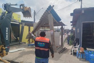 Em menos de um mês, Prefeitura de Manaus realiza segunda demolição em construção irregular no São José