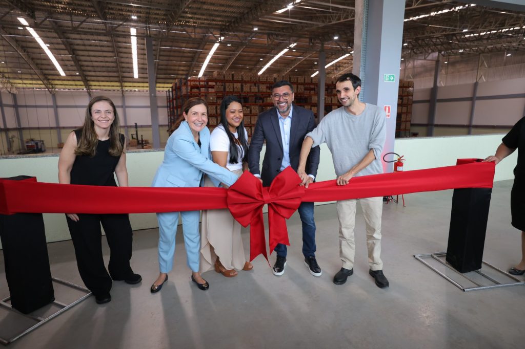 Governador Wilson Lima destaca bioeconomia, empreendedorismo e geração de renda durante inauguração de Centro de Distribuição da Natura em Manaus