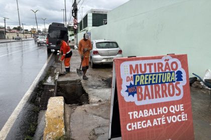 Prefeitura de Manaus corrige tubulação prejudicada pelo serviço da empresa Águas de Manaus na avenida Constantino Nery