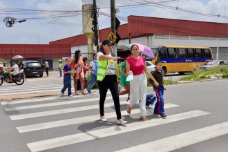 Prefeitura leva orientação sobre trânsito para alunos de escola da zona Norte de Manaus