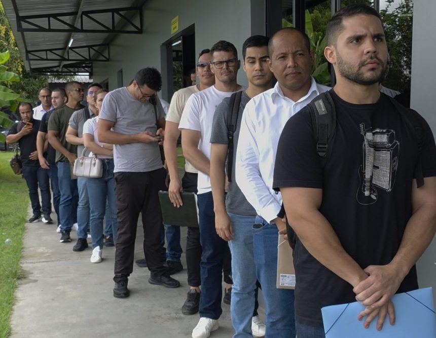 Polícia Militar do Amazonas inicia fase de entrega de documentos de novos convocados aprovados em concurso